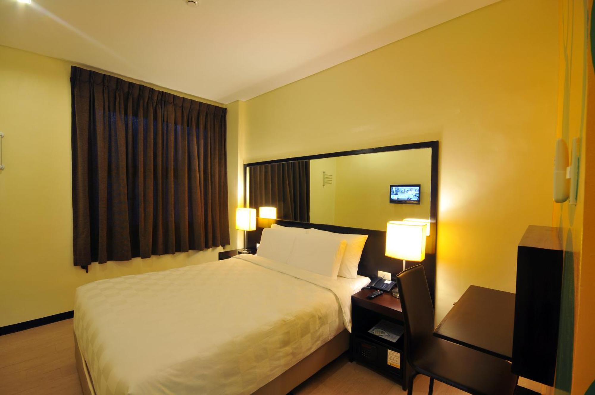 Go Hotels Iloilo Εξωτερικό φωτογραφία