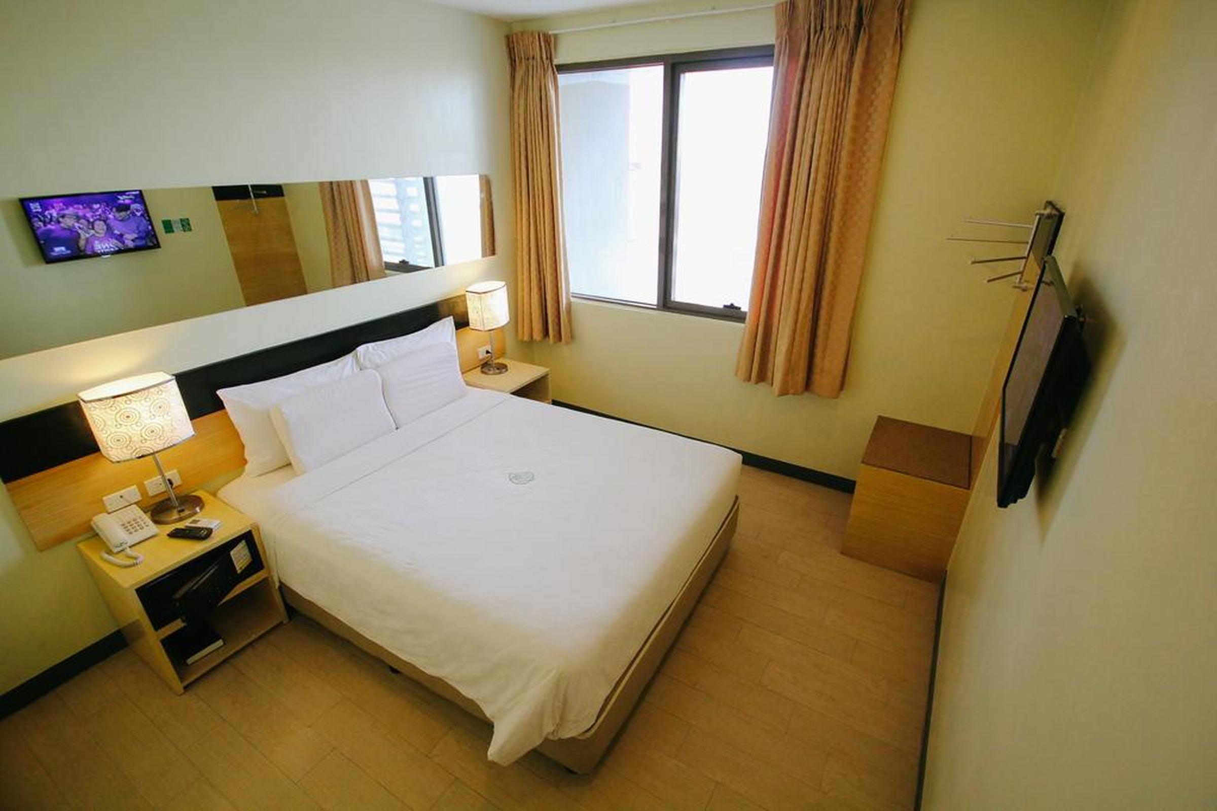 Go Hotels Iloilo Εξωτερικό φωτογραφία