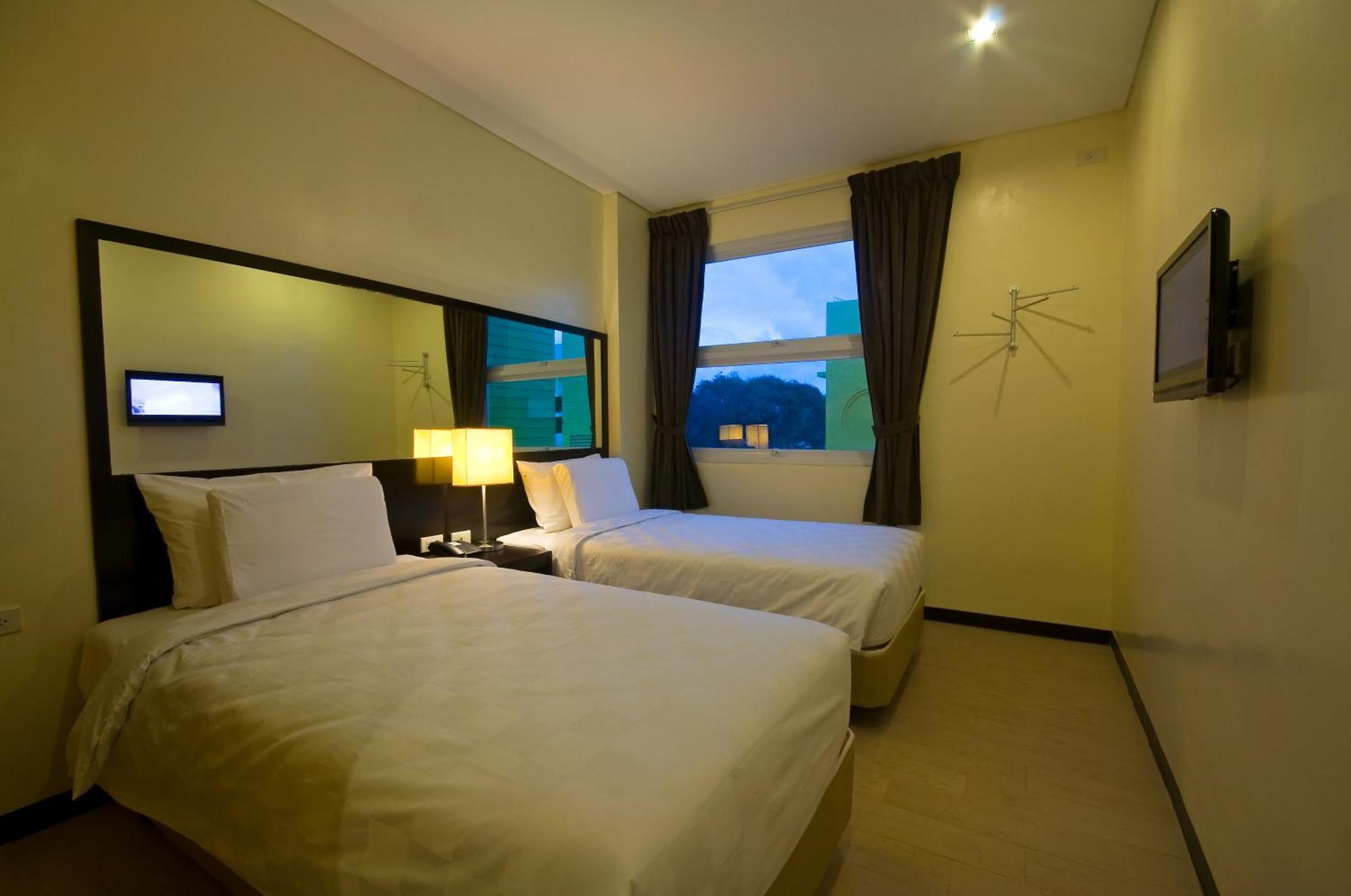 Go Hotels Iloilo Εξωτερικό φωτογραφία