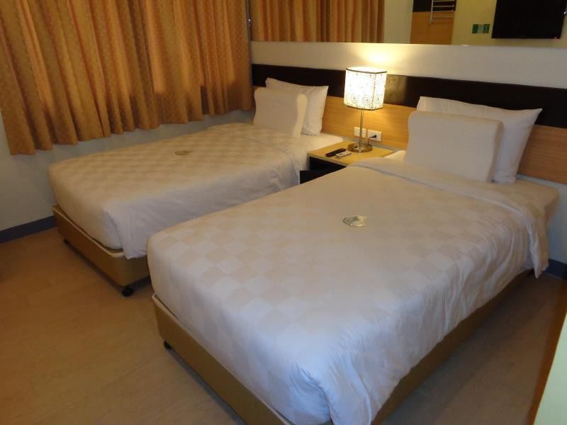 Go Hotels Iloilo Εξωτερικό φωτογραφία