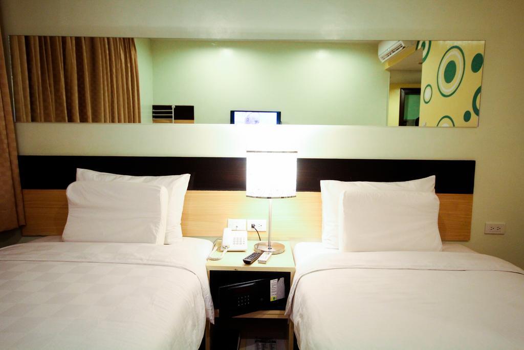Go Hotels Iloilo Εξωτερικό φωτογραφία