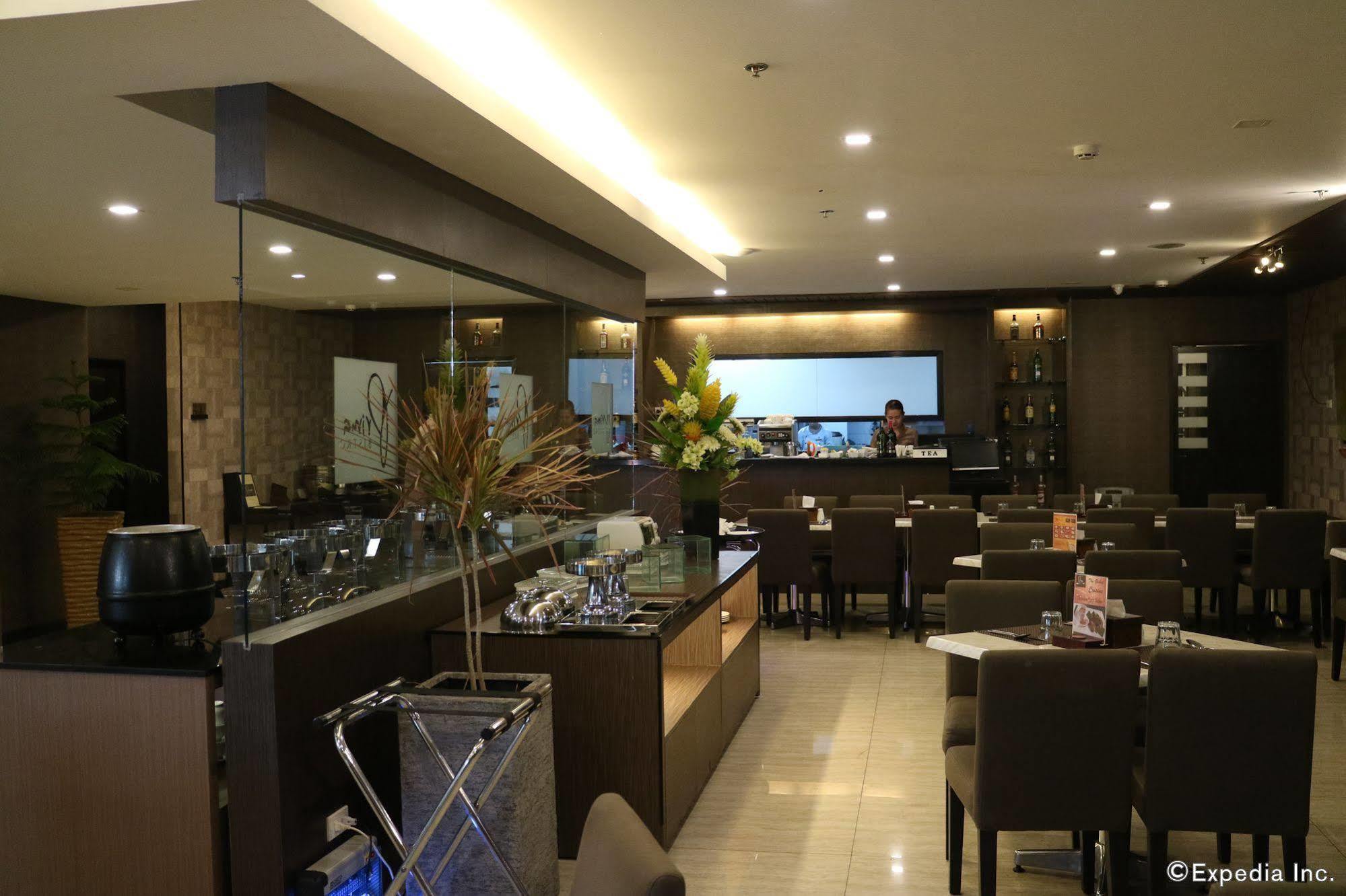 Go Hotels Iloilo Εξωτερικό φωτογραφία