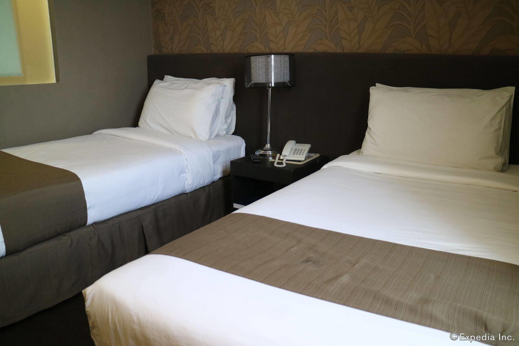 Go Hotels Iloilo Εξωτερικό φωτογραφία