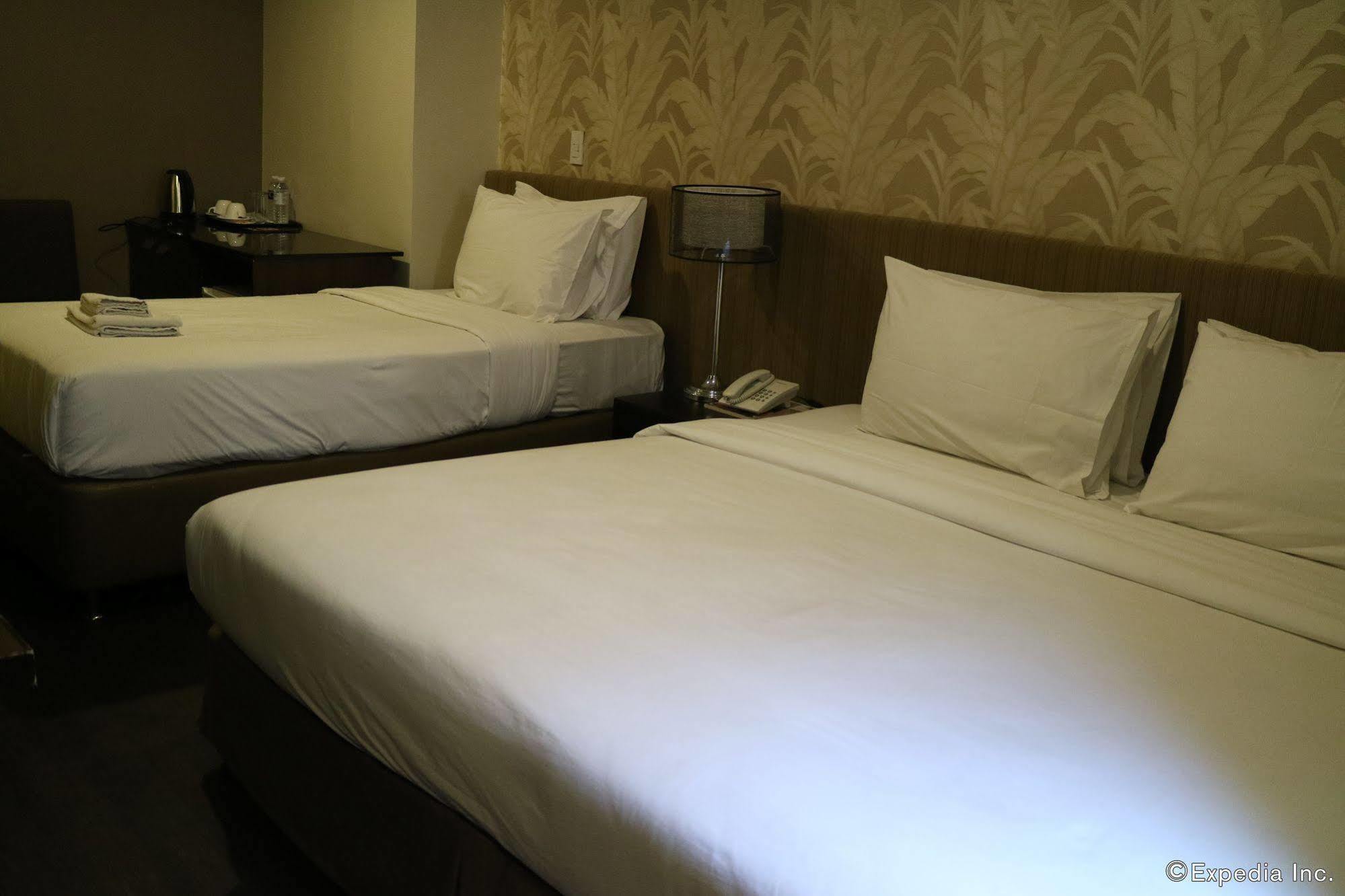 Go Hotels Iloilo Εξωτερικό φωτογραφία