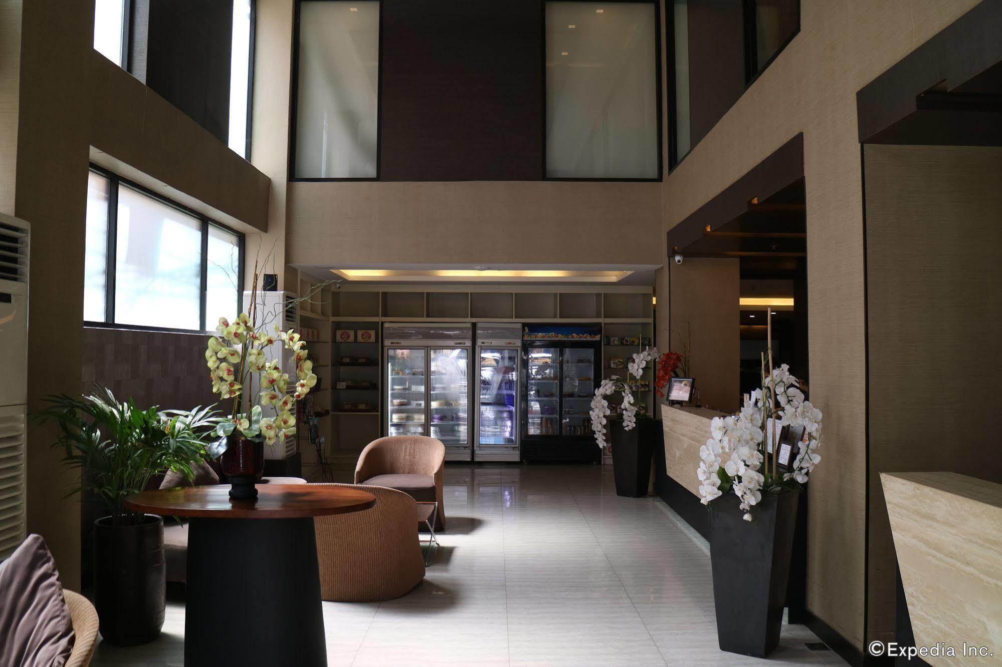 Go Hotels Iloilo Εξωτερικό φωτογραφία