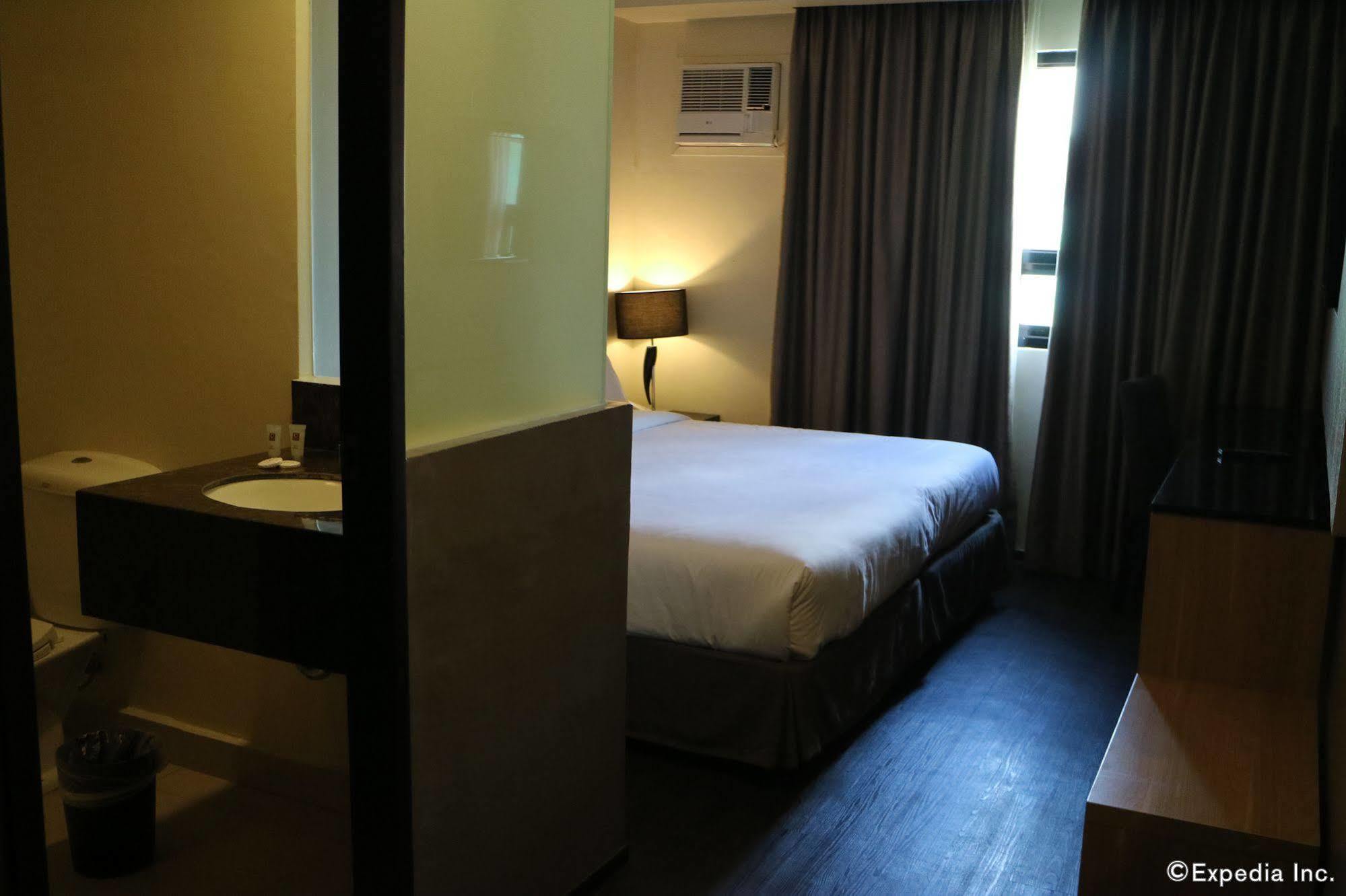 Go Hotels Iloilo Εξωτερικό φωτογραφία