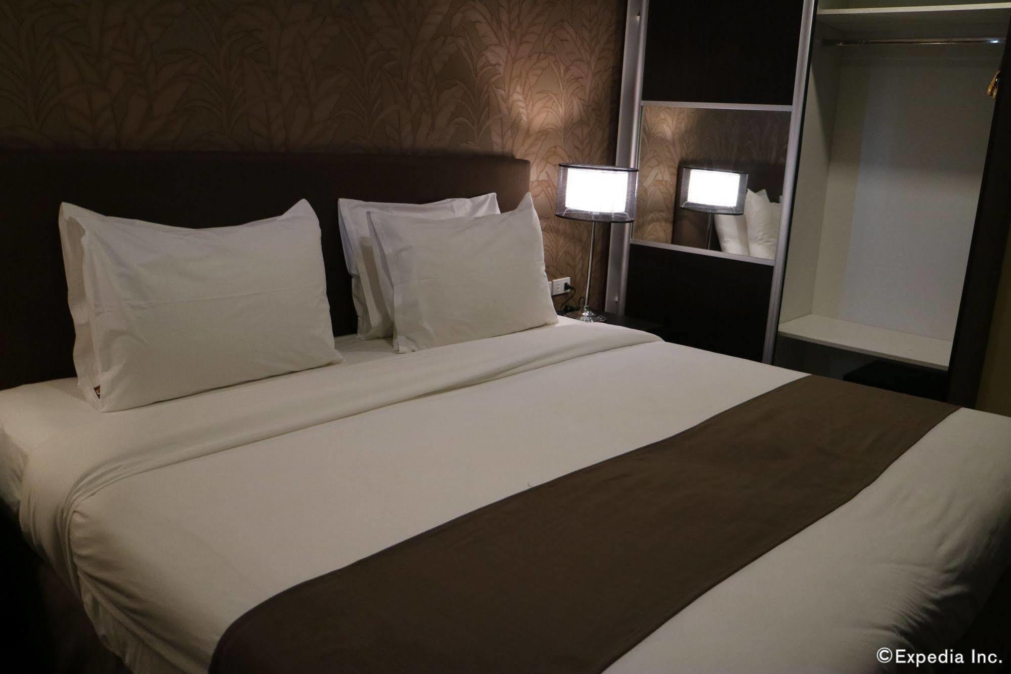 Go Hotels Iloilo Εξωτερικό φωτογραφία