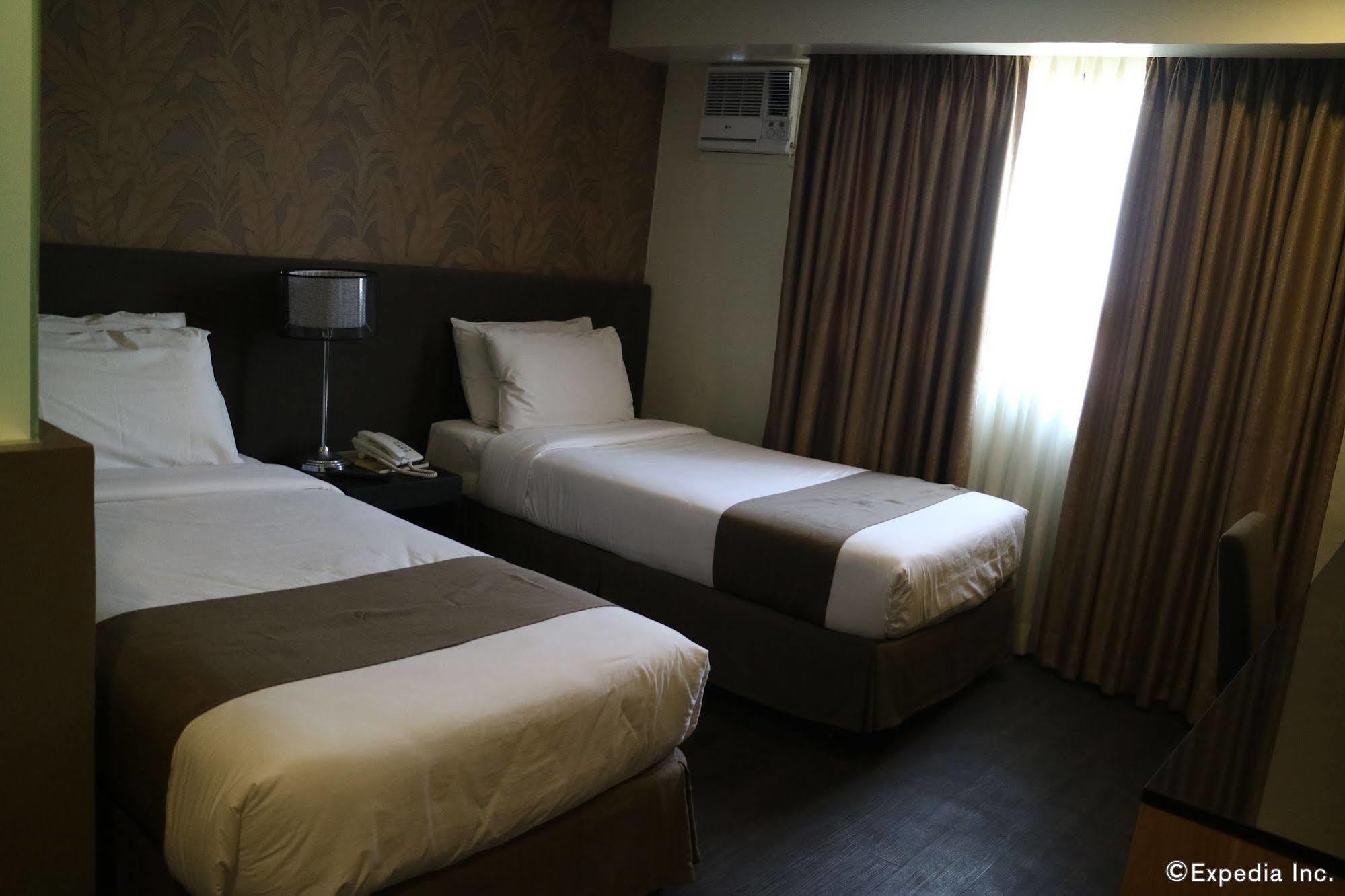Go Hotels Iloilo Εξωτερικό φωτογραφία