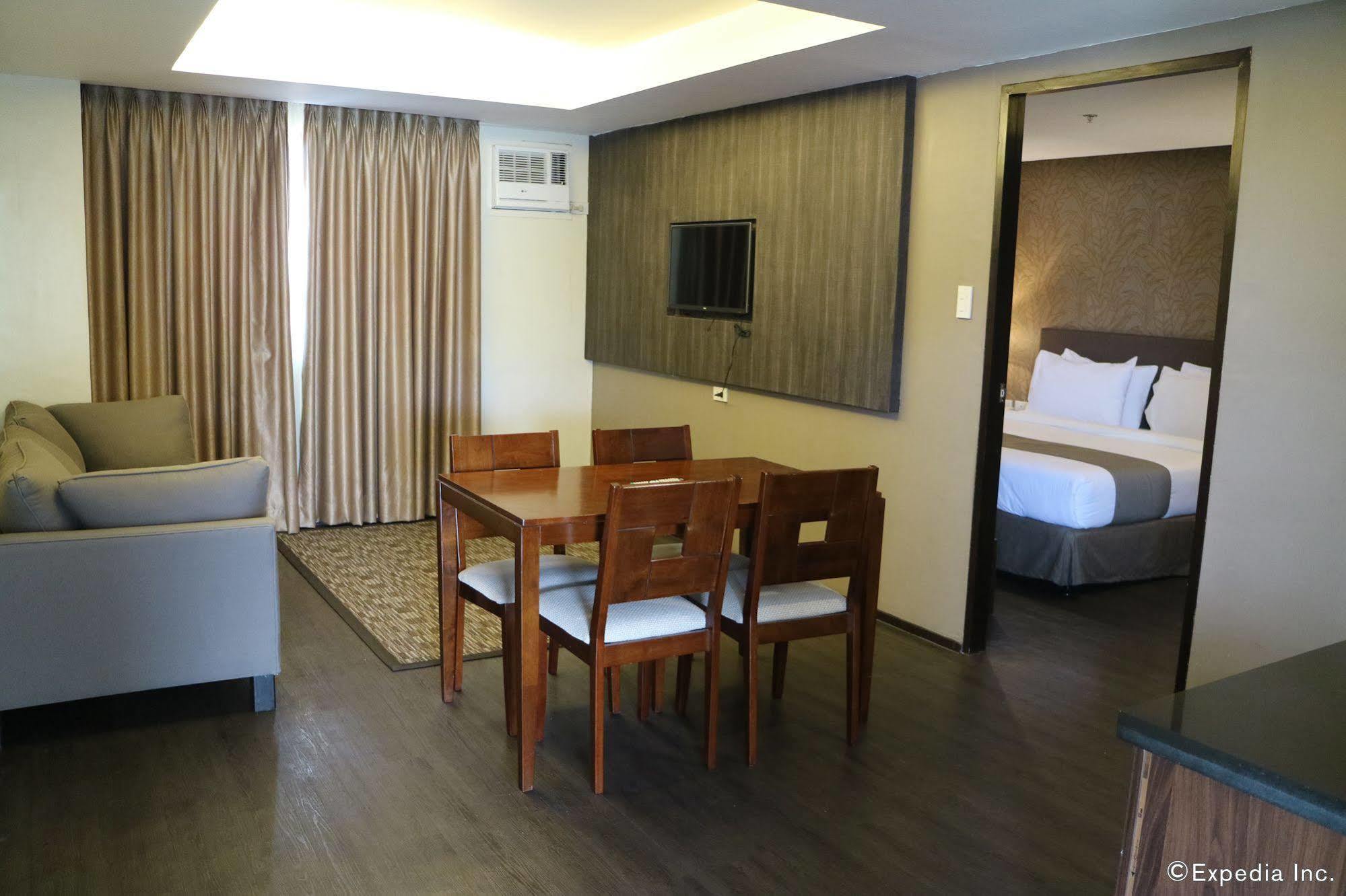 Go Hotels Iloilo Εξωτερικό φωτογραφία